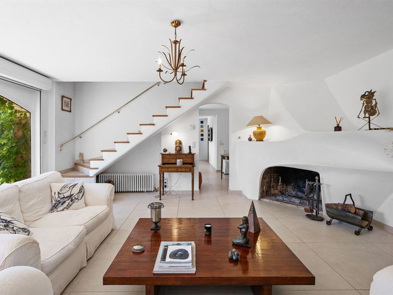 Villa for Sale in Theoule Sur Mer, Cannes Area 4