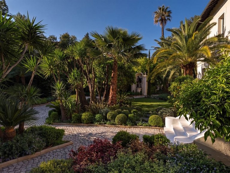 Villa for Sale in Cannes, Cannes Area 7
