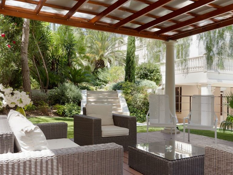 Villa for Sale in Cannes, Cannes Area 8