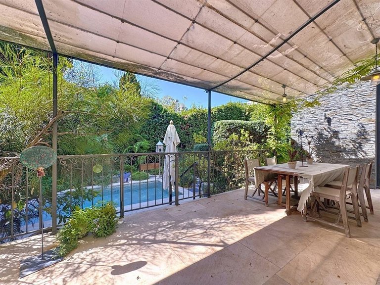 Villa for Sale in Cannes, Cannes Area 17