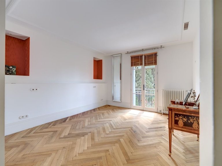 Villa for Sale in Cannes, Cannes Area 7