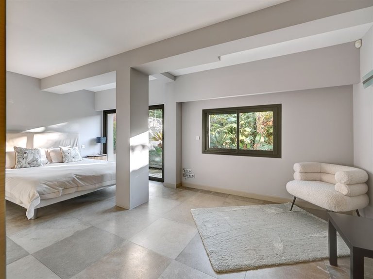 Villa for Sale in Cannes, Cannes Area 11