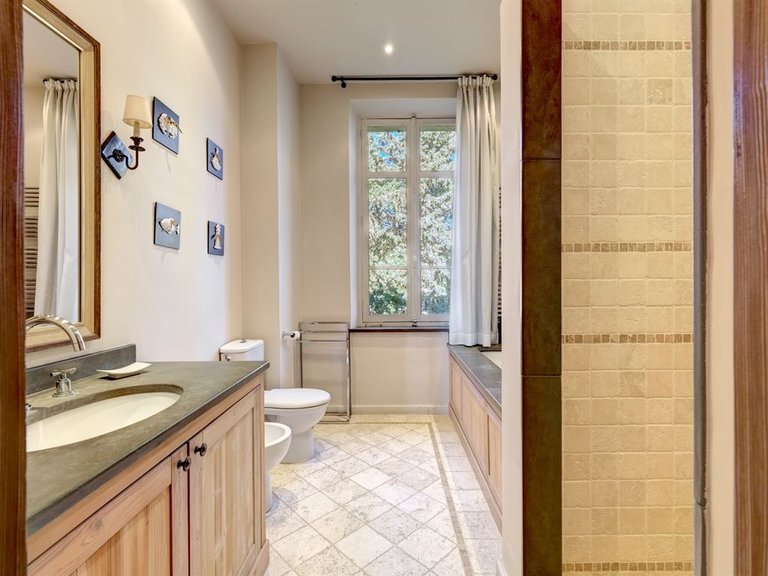 Villa for Sale in Cannes, Cannes Area 15