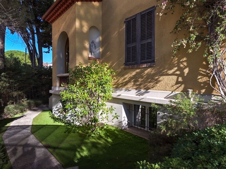 Villa for Sale in Cannes, Cannes Area 5