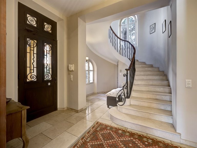 Villa for Sale in Cannes, Cannes Area 6