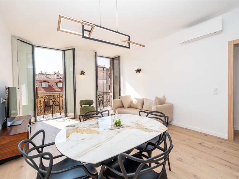 Apartment for Sale in Cannes, Cannes Area 2