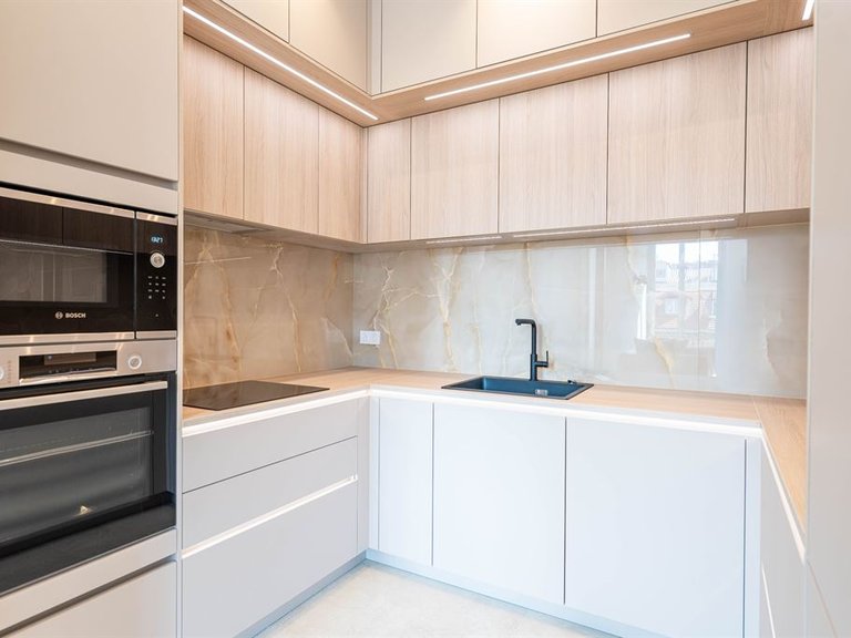 Apartment for Sale in Cannes, Cannes Area 6