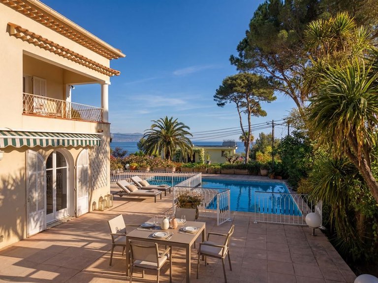 Villa for Sale in Cap D Antibes, Antibes Area 2
