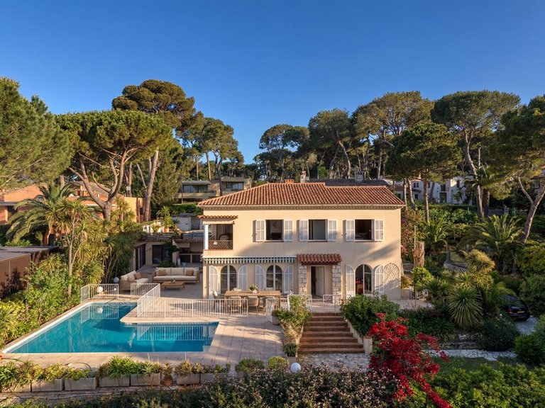 Villa for Sale in Cap D Antibes, Antibes Area 4