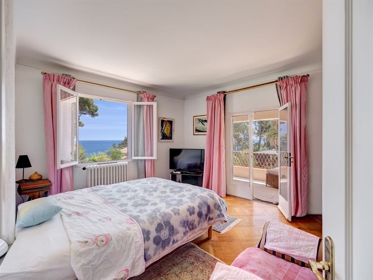 Villa for Sale in Cap D Antibes, Antibes Area 9