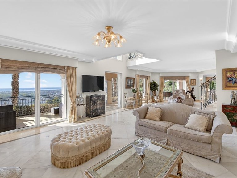Villa for Sale in Mandelieu La Napoule, Cannes Area 4