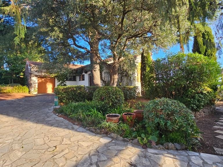 Villa for Sale in Cannes, Cannes Area 1