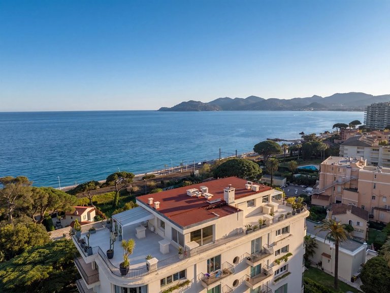 Apartment for Sale in Cannes, Cannes Area 1