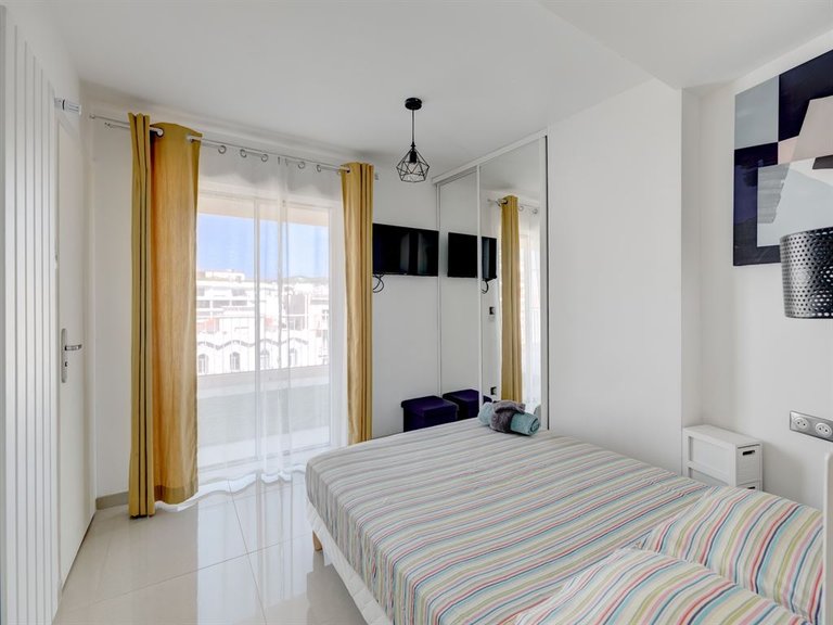 Apartment for Sale in Cannes, Cannes Area 12