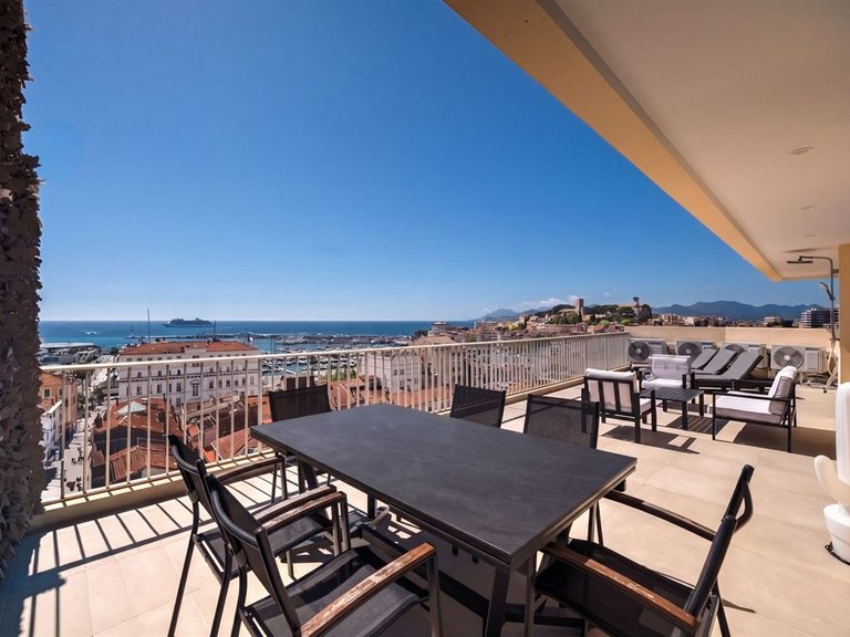 Apartment for Sale in Cannes, Cannes Area 8