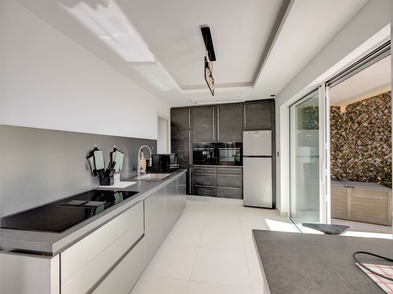 Apartment for Sale in Cannes, Cannes Area 9