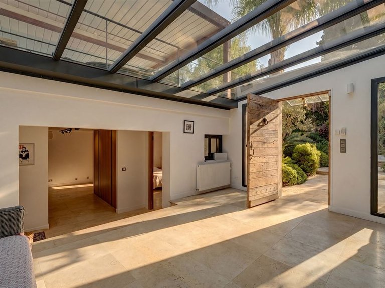 Villa for Sale in Cannes, Cannes Area 17
