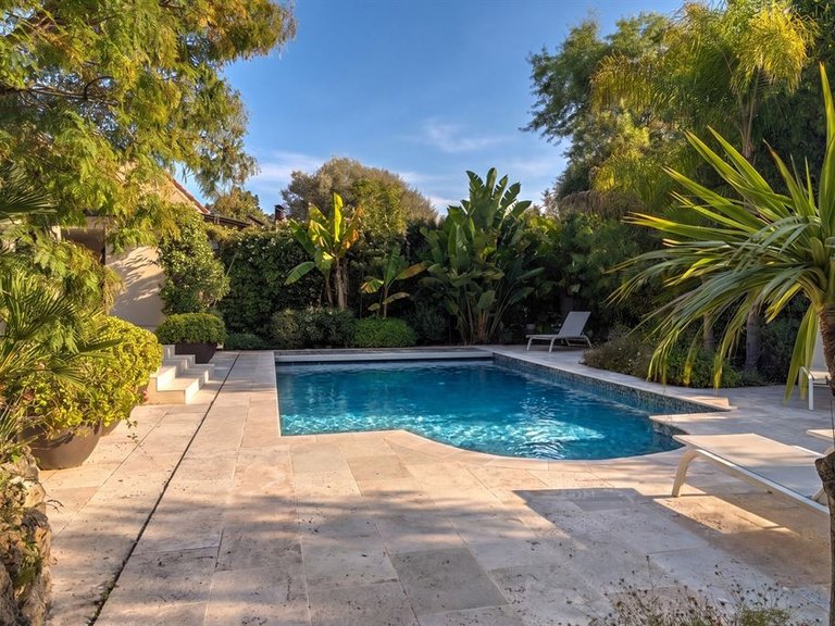 Villa for Sale in Cannes, Cannes Area 20