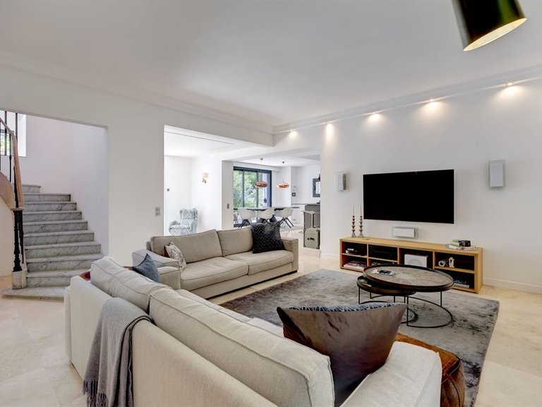 Villa for Sale in Cannes, Cannes Area 5