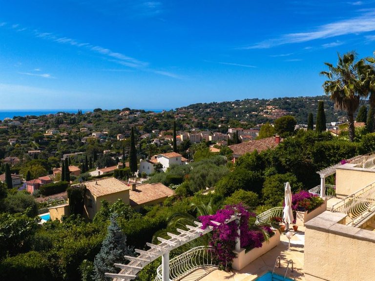 Villa for Sale in Vallauris, Antibes Area 11