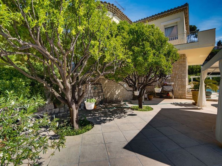 Villa for Sale in Vallauris, Antibes Area 12