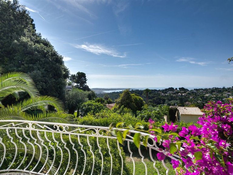 Villa for Sale in Vallauris, Antibes Area 13