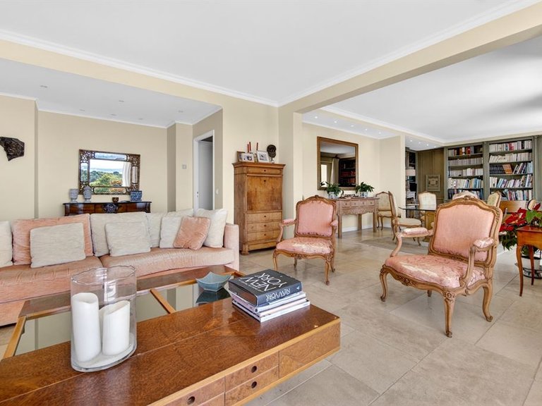 Villa for Sale in Vallauris, Antibes Area 20