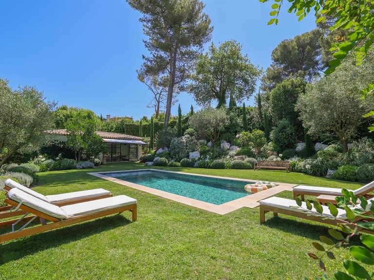 Villa for Sale in Le Cannet, Cannes Area 2
