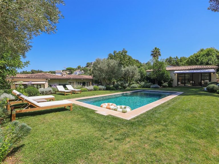 Villa for Sale in Le Cannet, Cannes Area 17