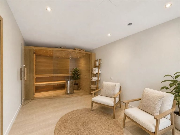 Villa for Sale in Cannes, Cannes Area 11
