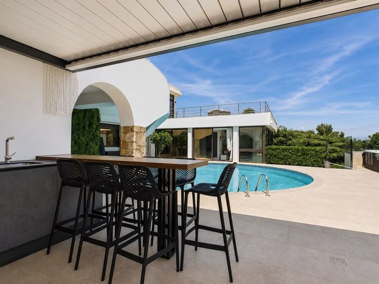 Villa for Sale in Cannes, Cannes Area 13