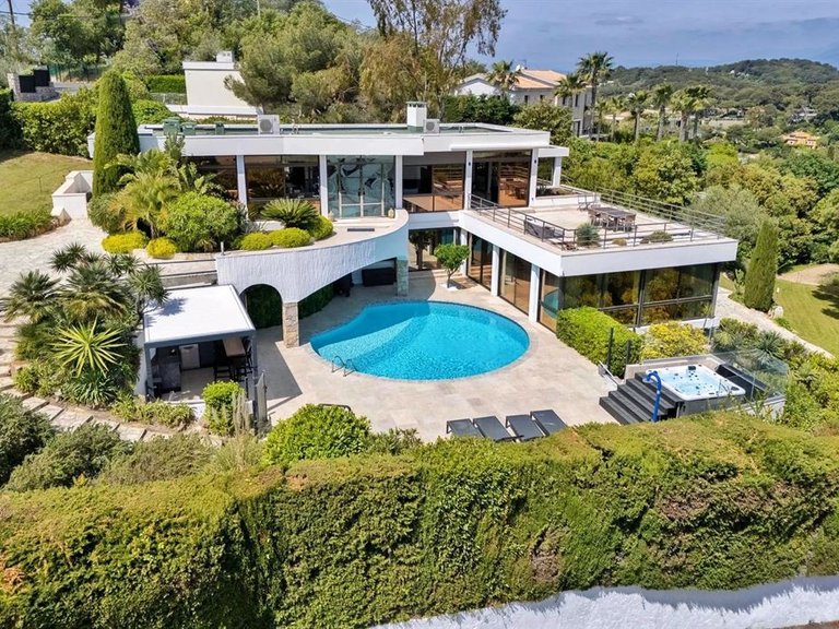 Villa for Sale in Cannes, Cannes Area 14