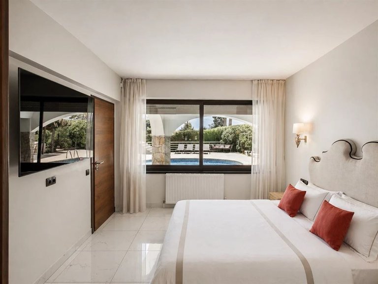 Villa for Sale in Cannes, Cannes Area 7