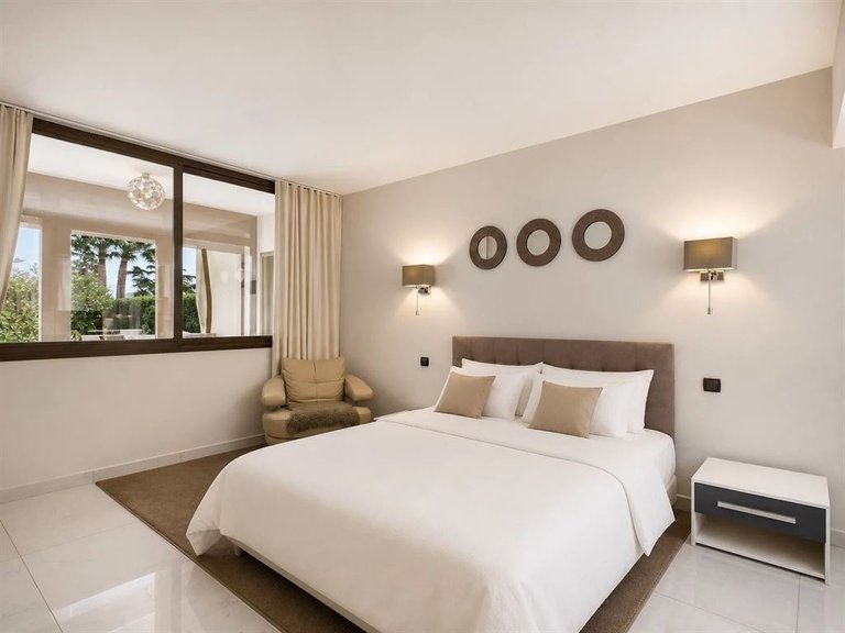 Villa for Sale in Cannes, Cannes Area 9