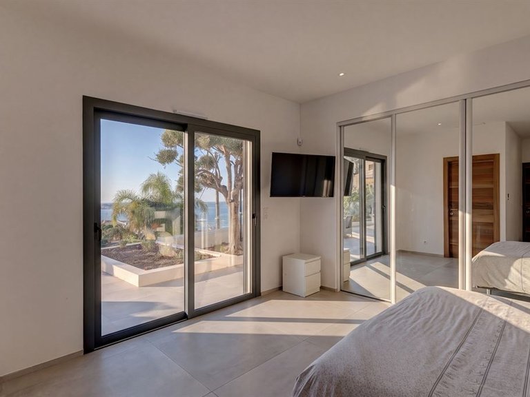 Villa for Sale in Le Golfe Juan, Antibes Area 14