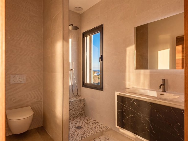 Villa for Sale in Le Golfe Juan, Antibes Area 16
