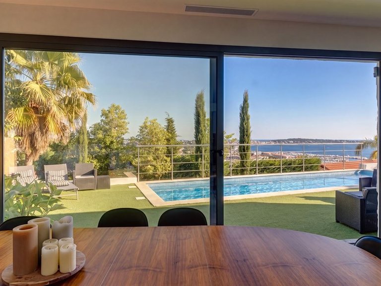 Villa for Sale in Le Golfe Juan, Antibes Area 8
