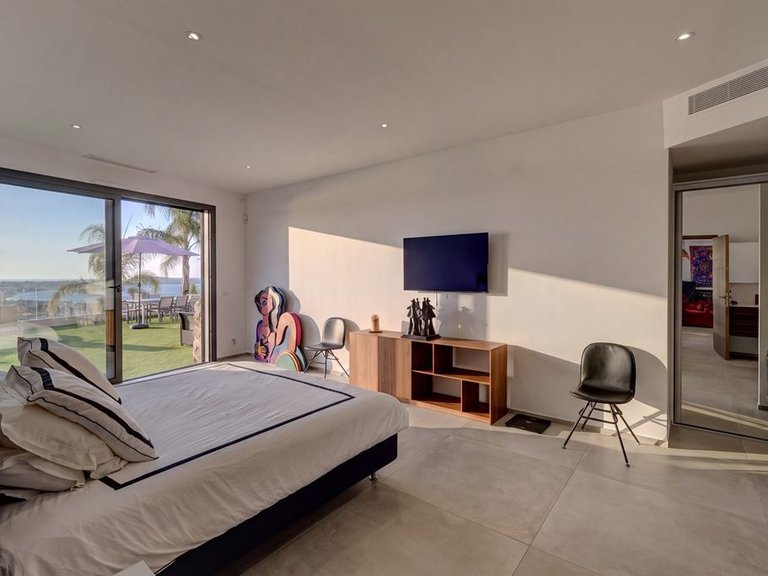 Villa for Sale in Le Golfe Juan, Antibes Area 10