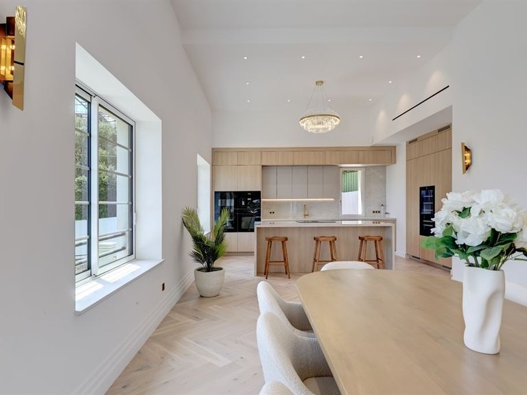 Villa for Sale in Cap D Antibes, Antibes Area 6