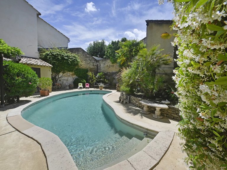Villa for Sale in Uzes, Uzes Area 16