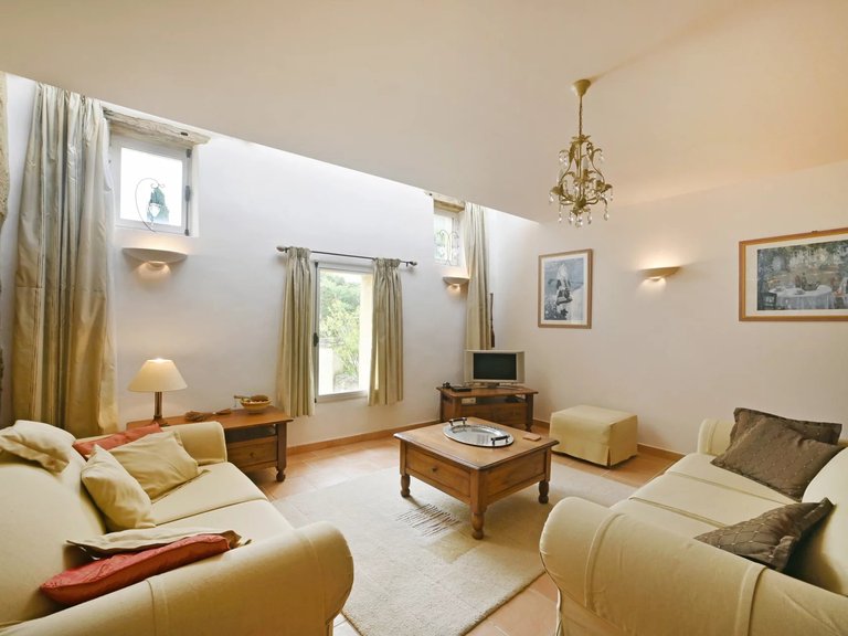 Villa for Sale in Uzes, Uzes Area 18