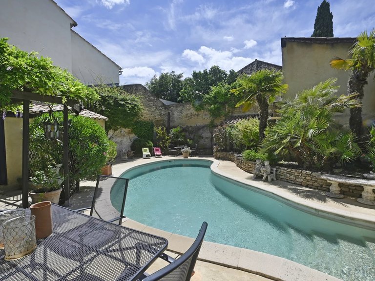 Villa for Sale in Uzes, Uzes Area 3