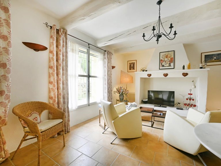 Villa for Sale in Uzes, Uzes Area 6