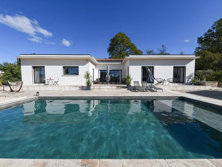 Villa for Sale in Uzes, Uzes Area 14