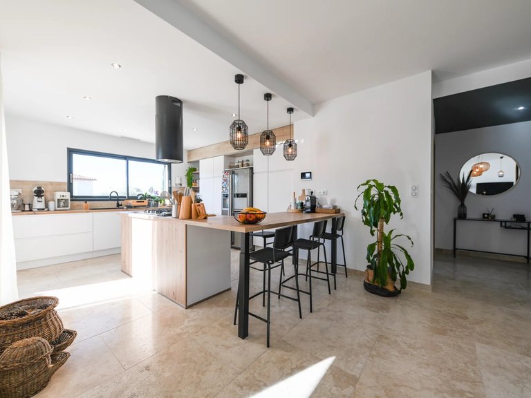 Villa for Sale in Uzes, Uzes Area 15