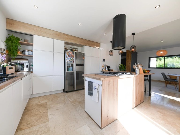 Villa for Sale in Uzes, Uzes Area 16