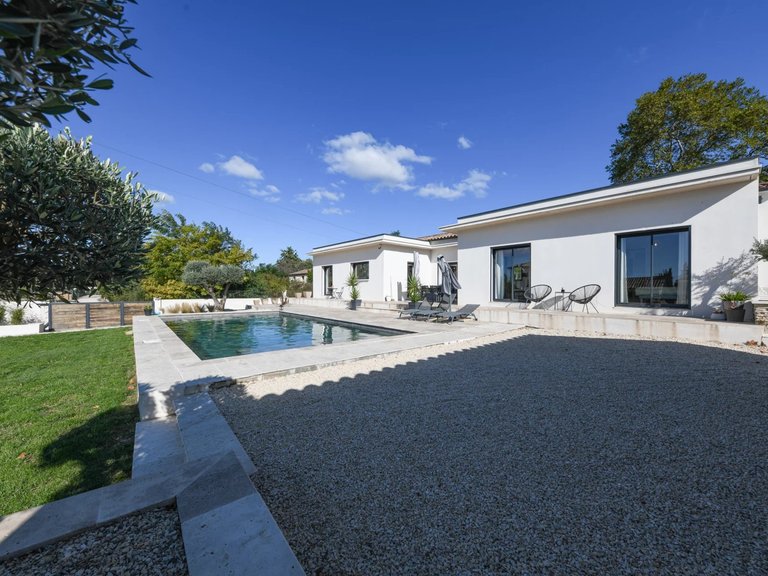 Villa for Sale in Uzes, Uzes Area 19