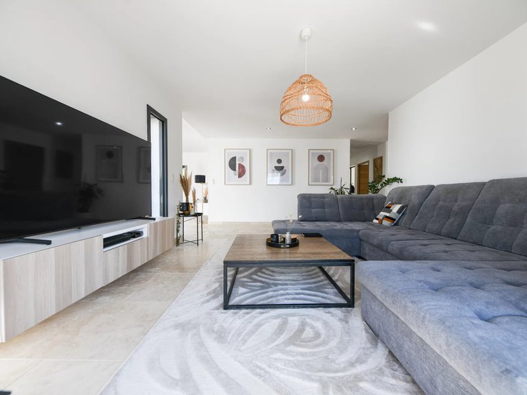 Villa for Sale in Uzes, Uzes Area 3