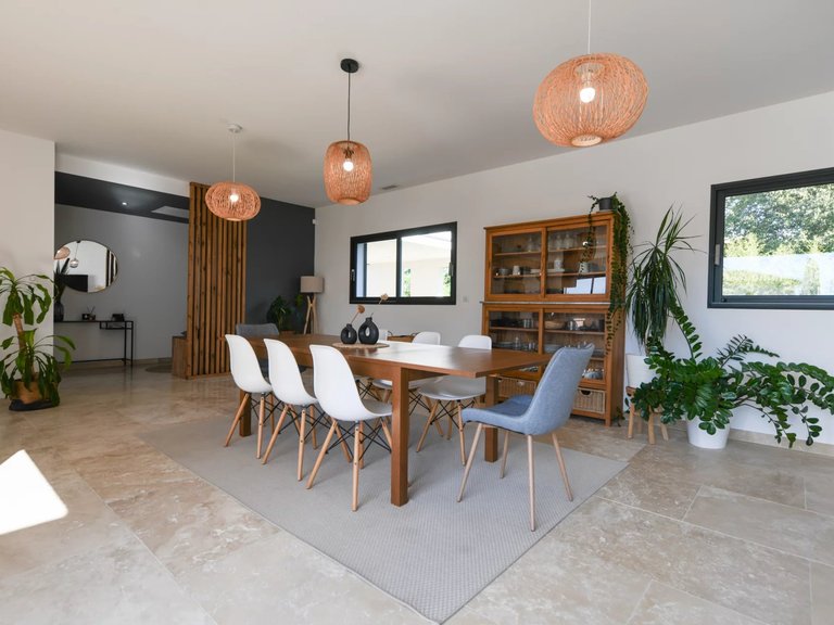 Villa for Sale in Uzes, Uzes Area 10