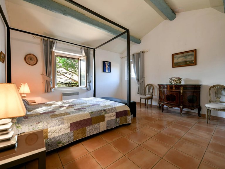 Villa for Sale in Uzes, Uzes Area 16